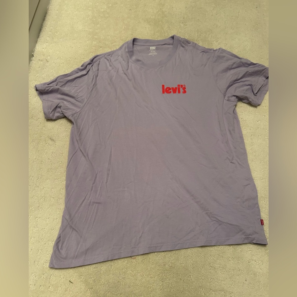 Men’s Lavender Levi’s Tee